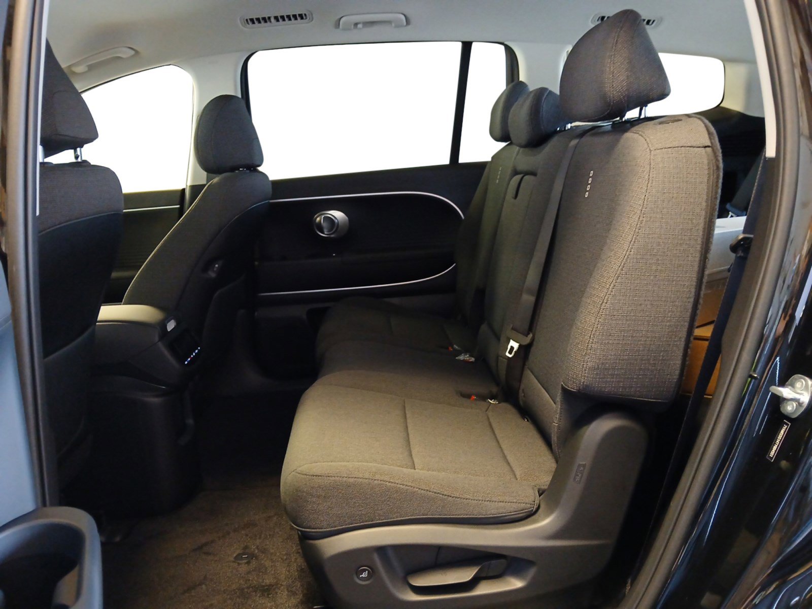 New 2026 Hyundai Ioniq 9 S image 13