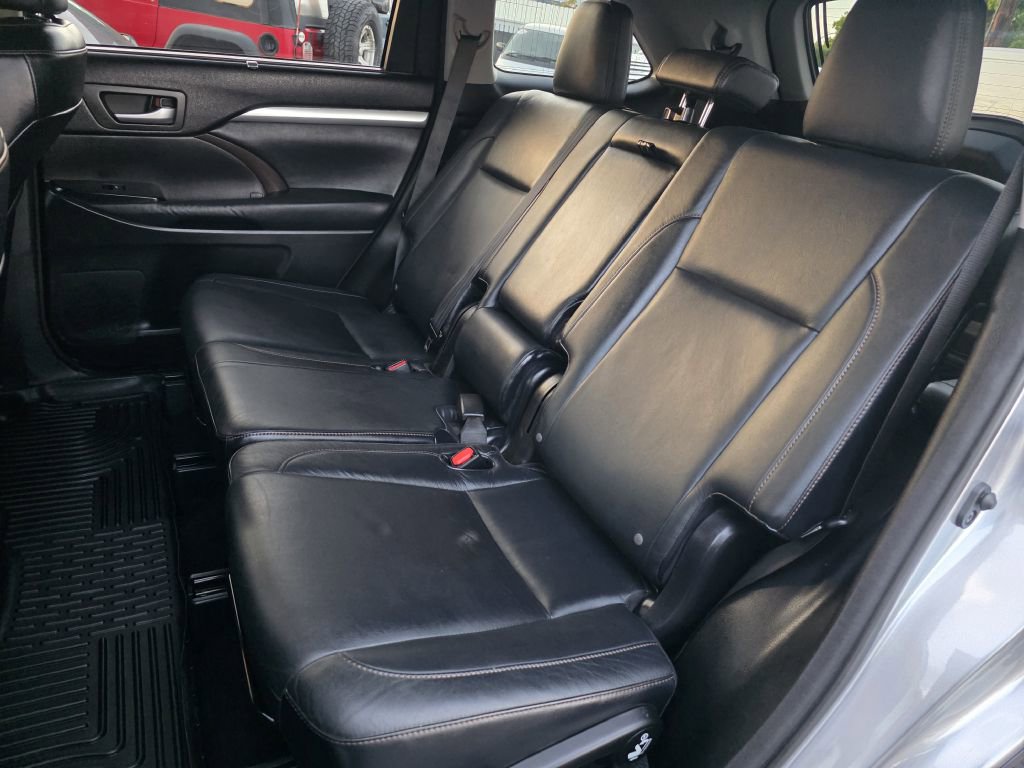 Used 2014 Toyota Highlander XLE AWD/4WD image 22