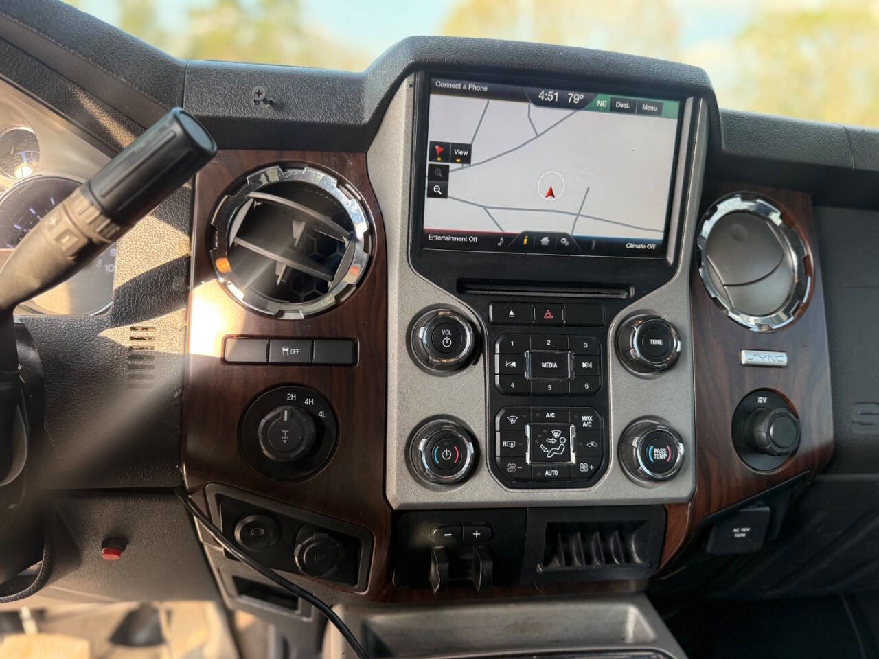 Used 2015 Ford F250 Lariat w/ Lariat Ultimate Package image 19