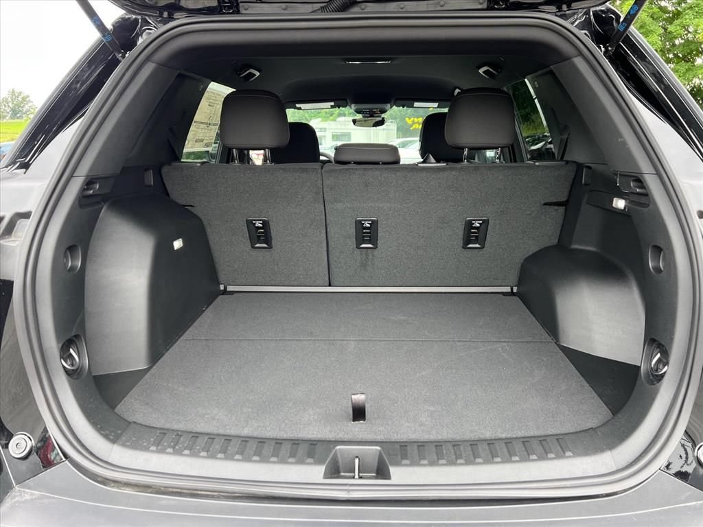 Used 2026 Chevrolet Equinox LT w/ Safety and Technology Package AWD/4WD image 13