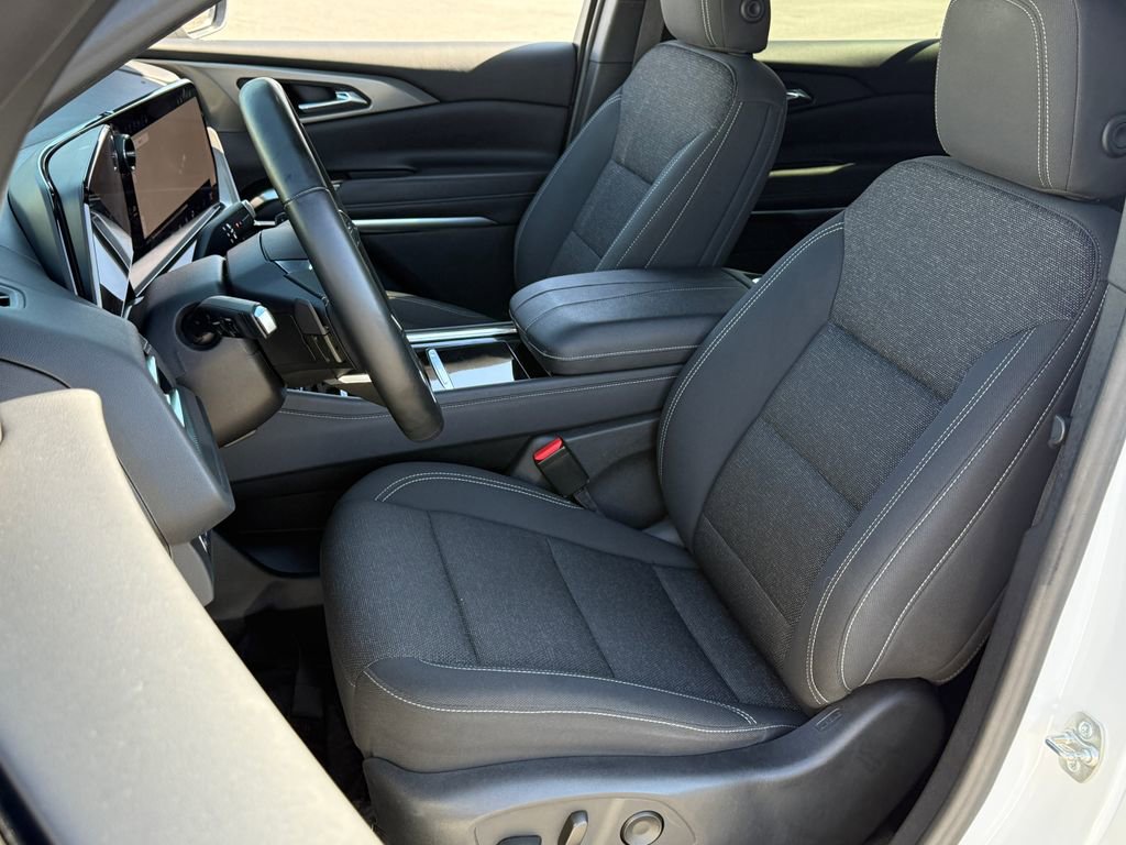 Used 2024 Chevrolet Traverse LT image 22