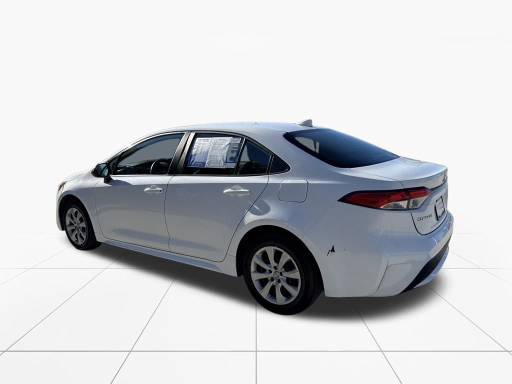 Used 2022 Toyota Corolla LE image 6