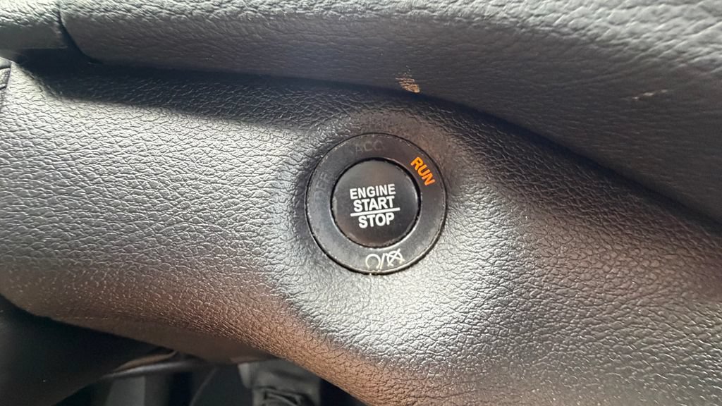 Used 2020 Jeep Cherokee Limited AWD/4WD image 36