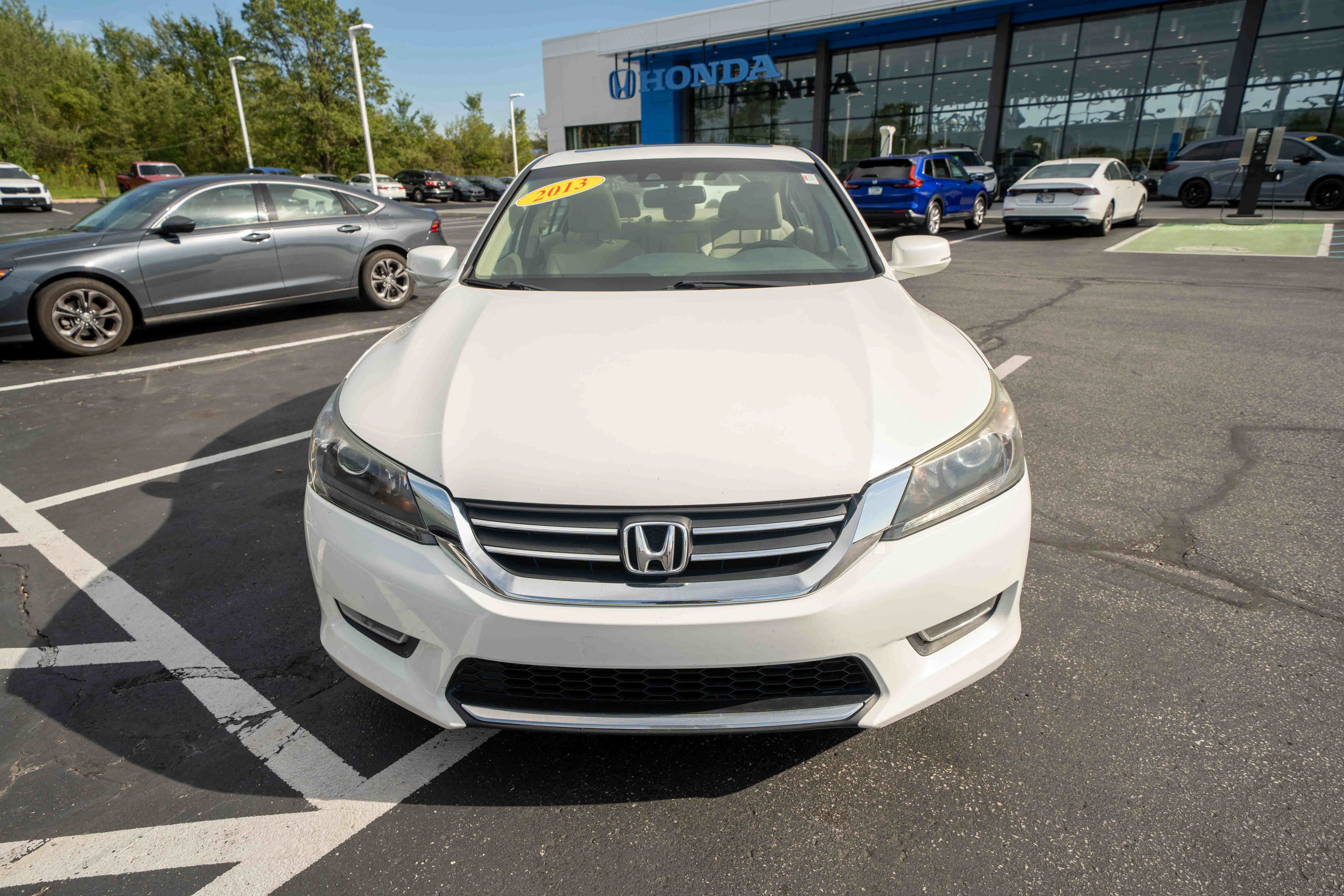Used 2013 Honda Accord EX-L image 2
