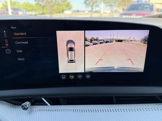 New 2025 Cadillac Optiq Luxury 2 image 27