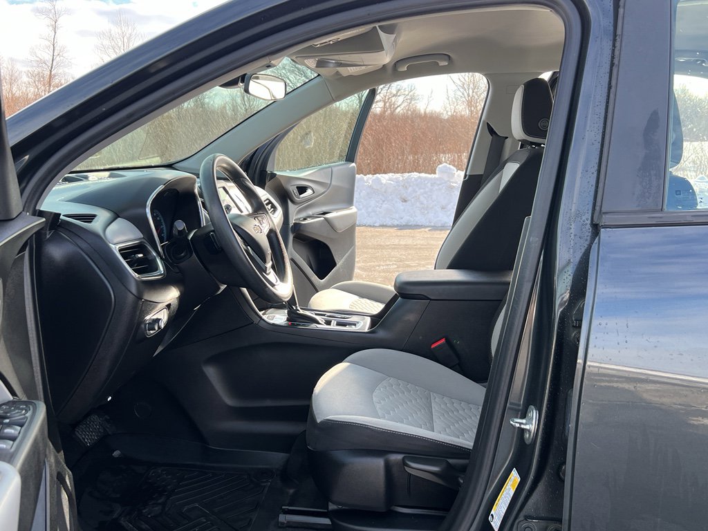 Used 2020 Chevrolet Equinox LS image 14
