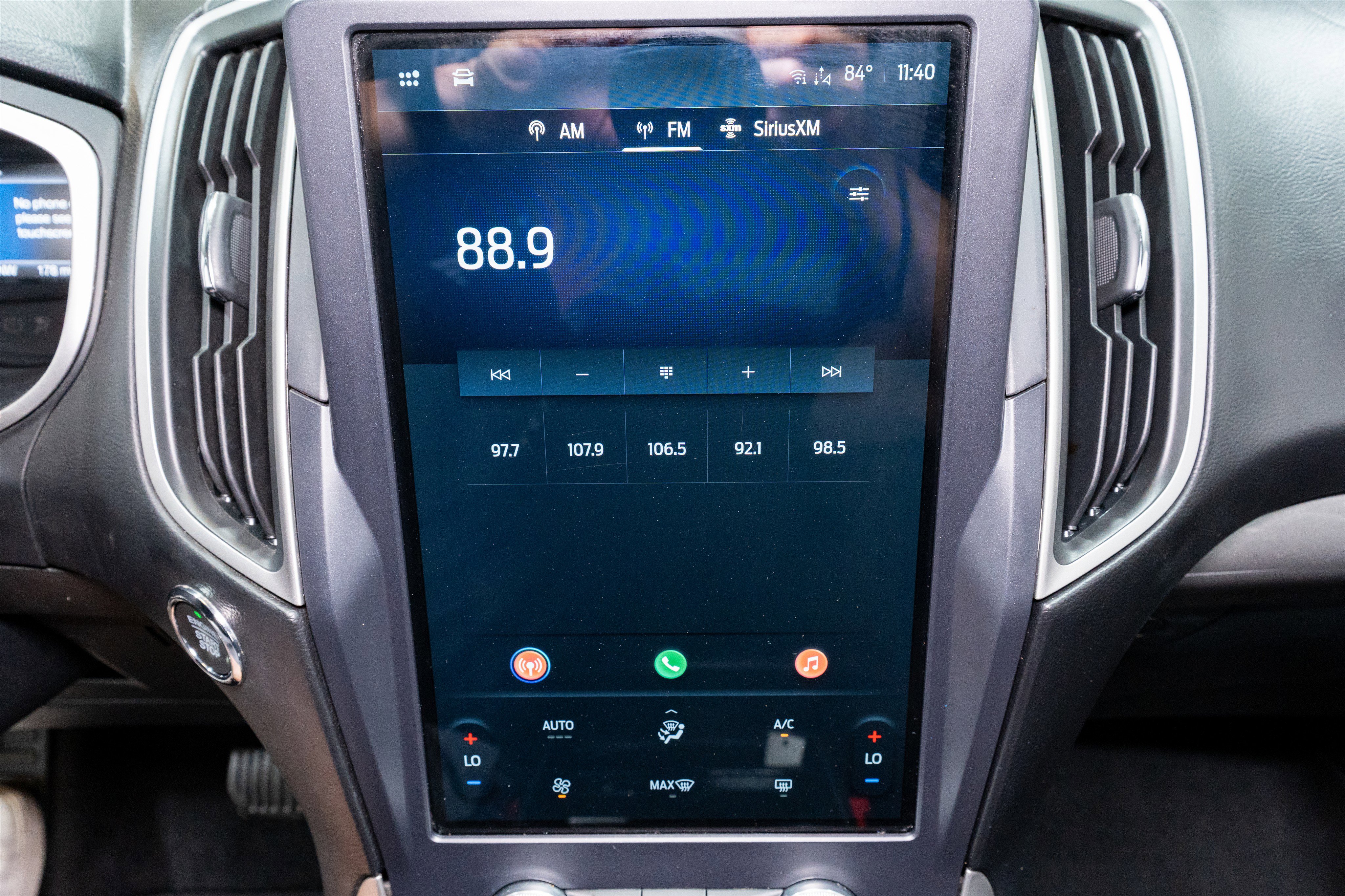 Used 2021 Ford Edge SE image 16