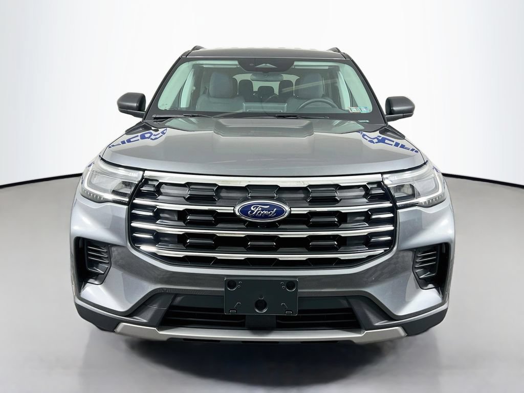 Used 2026 Ford Explorer Active AWD/4WD image 3