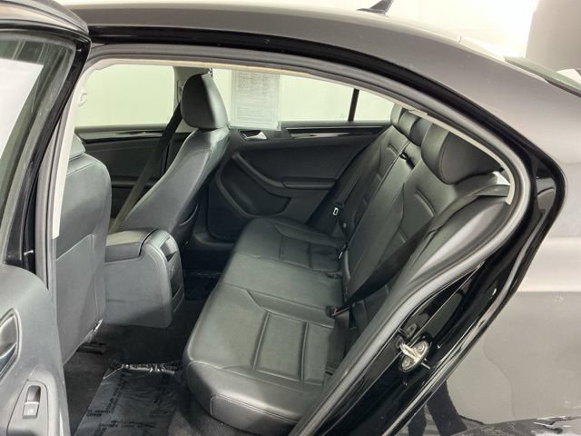 Used 2016 Volkswagen Jetta SEL w/ Lighting Package FWD image 26