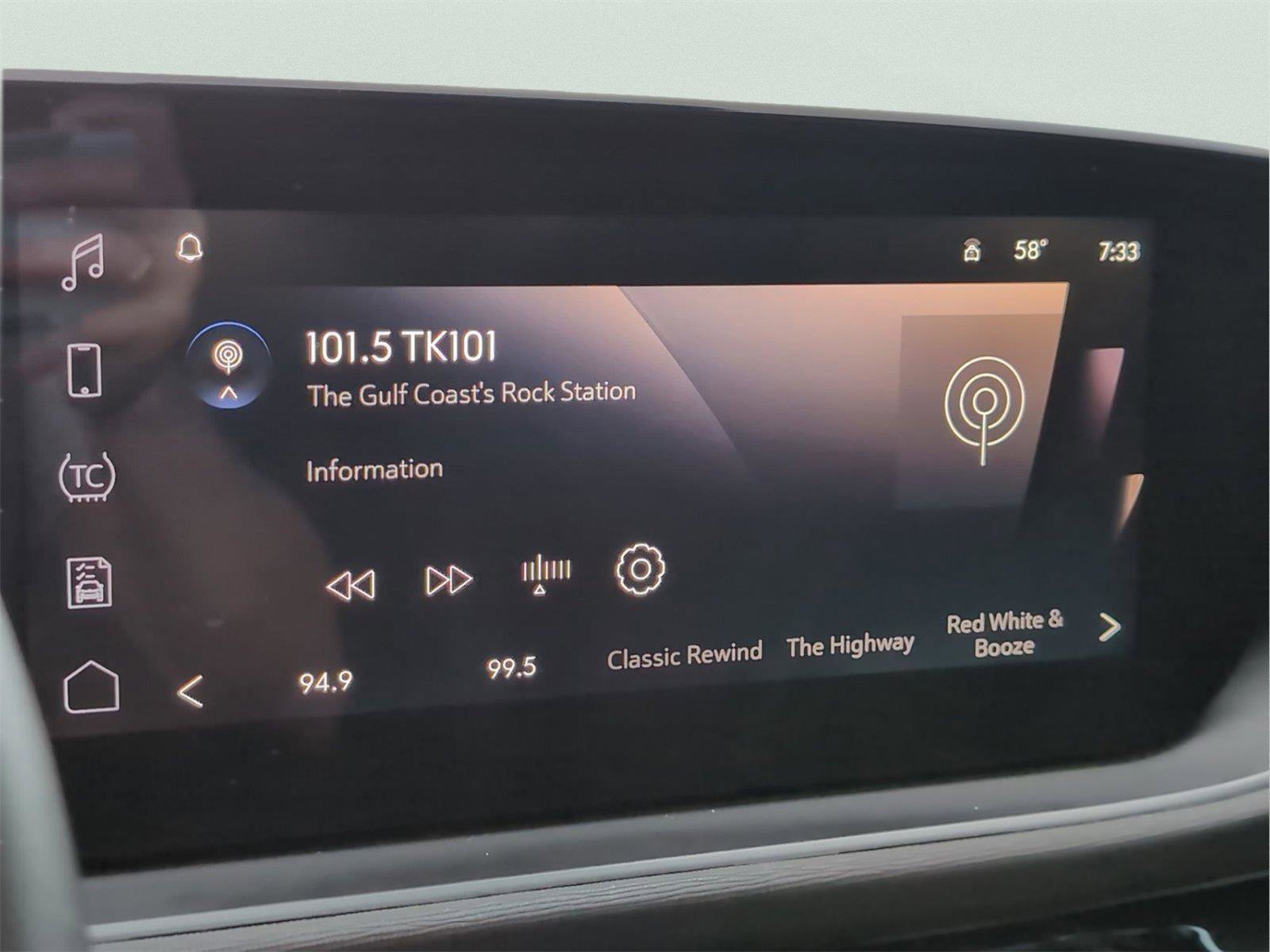 Used 2024 Buick Envista Sport Touring w/ Convenience I Package image 11