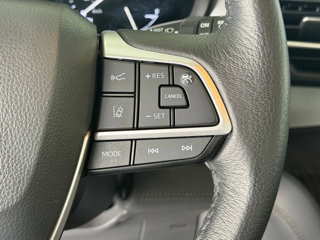 Certified 2021 Toyota Sienna XLE FWD image 27