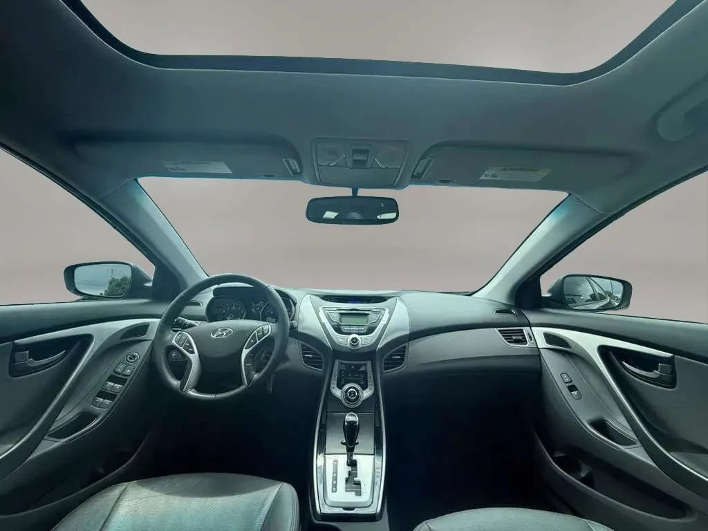 Used 2012 Hyundai Elantra Limited FWD image 12