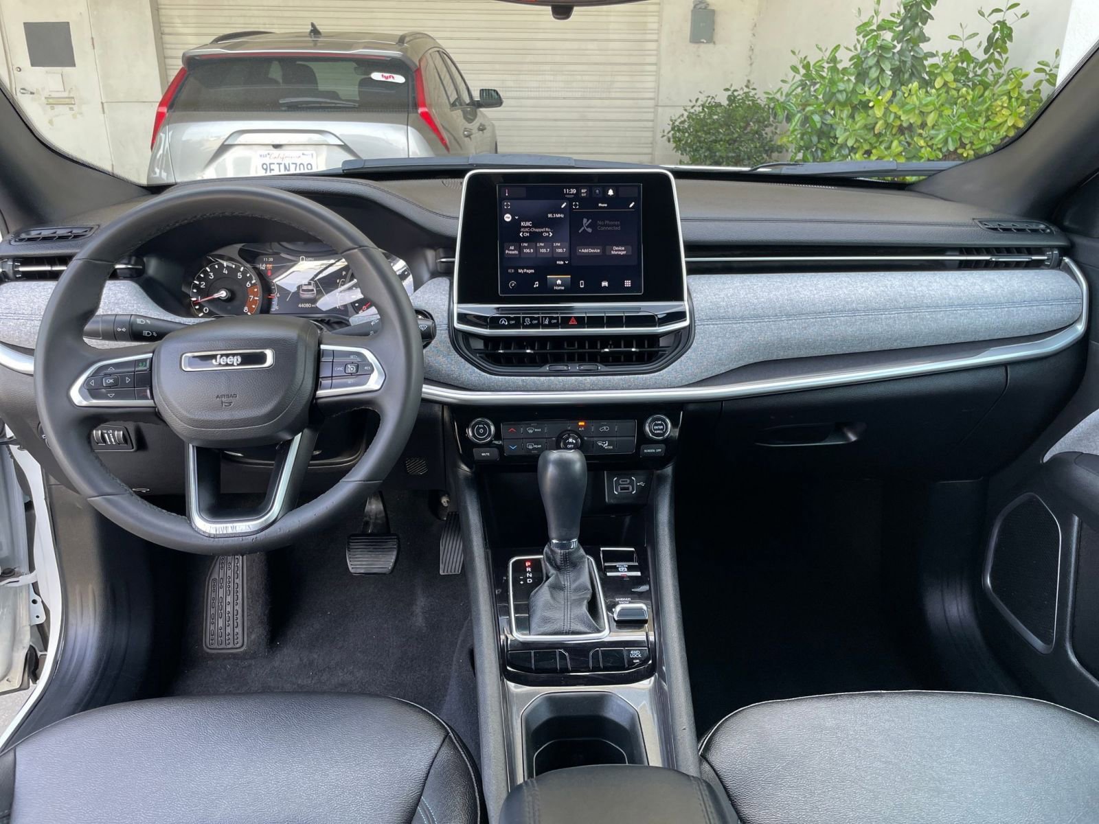 Used 2025 Jeep Compass Latitude AWD/4WD image 32