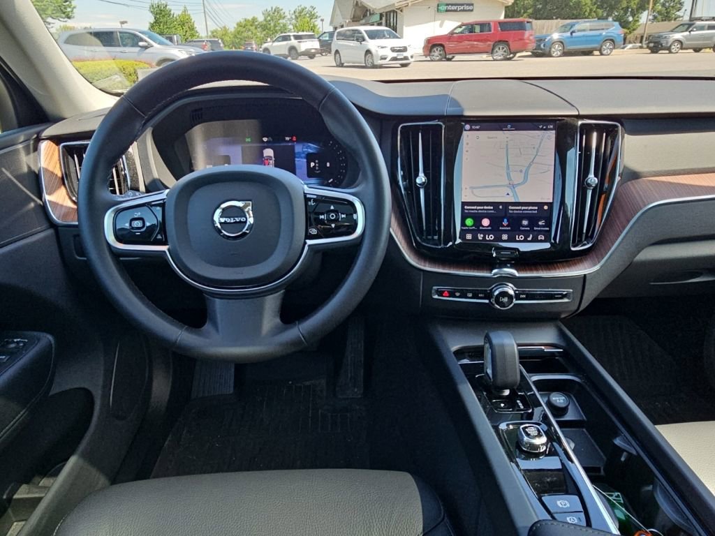 Used 2023 Volvo XC60 B5 Plus w/ Climate Package AWD/4WD image 2