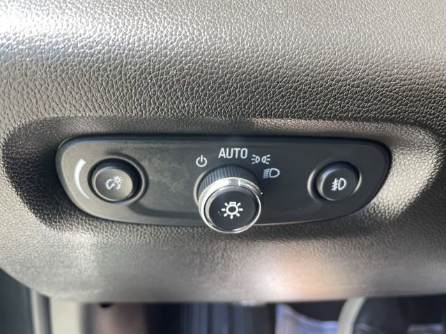 Used 2021 Chevrolet Traverse LT image 34