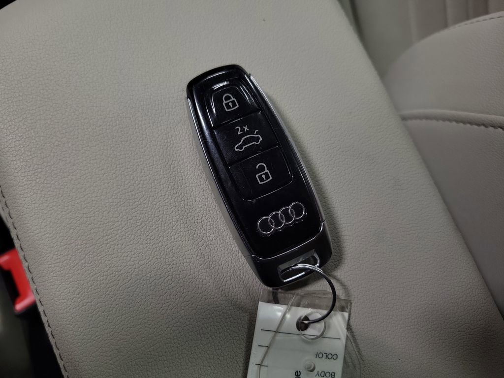 Used 2019 Audi e-tron Premium Plus image 15