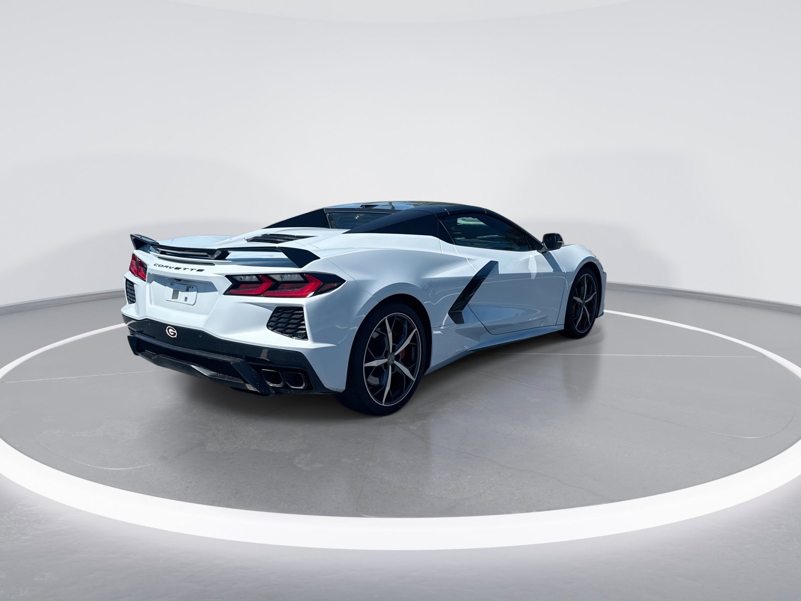 Used 2023 Chevrolet Corvette Stingray Preferred Conv w/ Z51 Performance Package RWD image 9