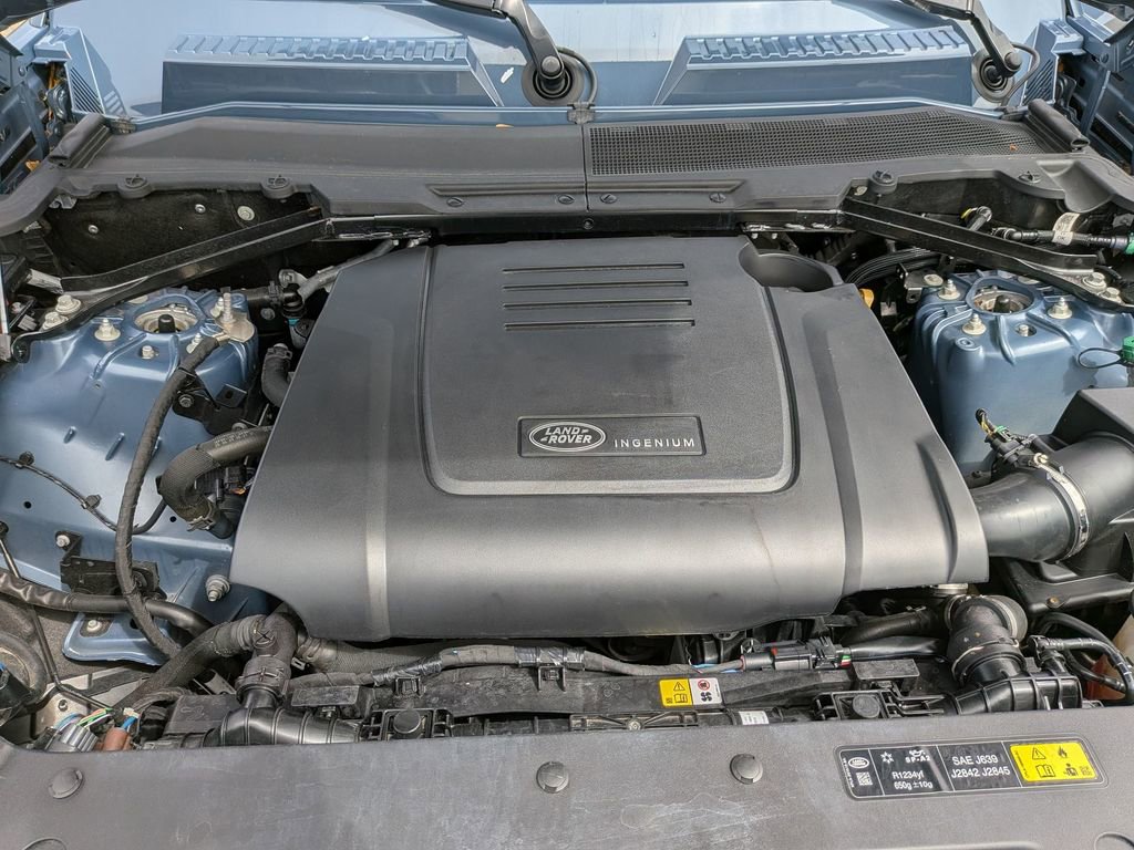 Used 2023 Land Rover Defender 90 S image 12