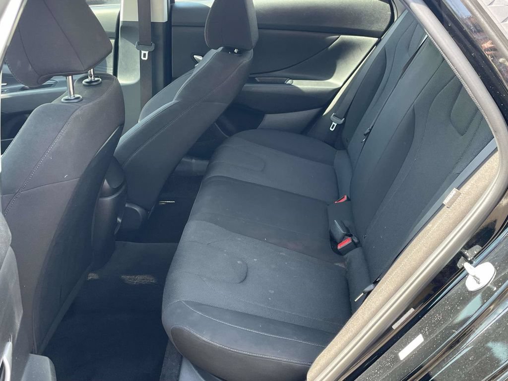 Certified 2025 Hyundai Elantra SE w/ Cargo Package FWD image 11