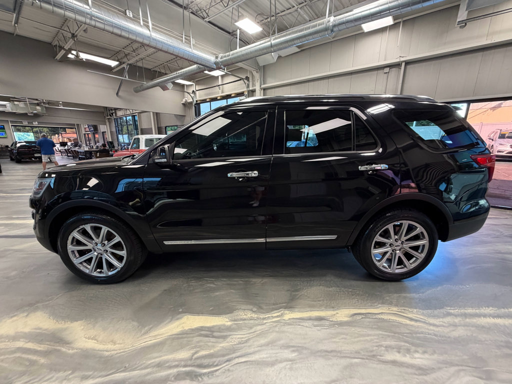Used 2017 Ford Explorer Limited AWD/4WD image 38