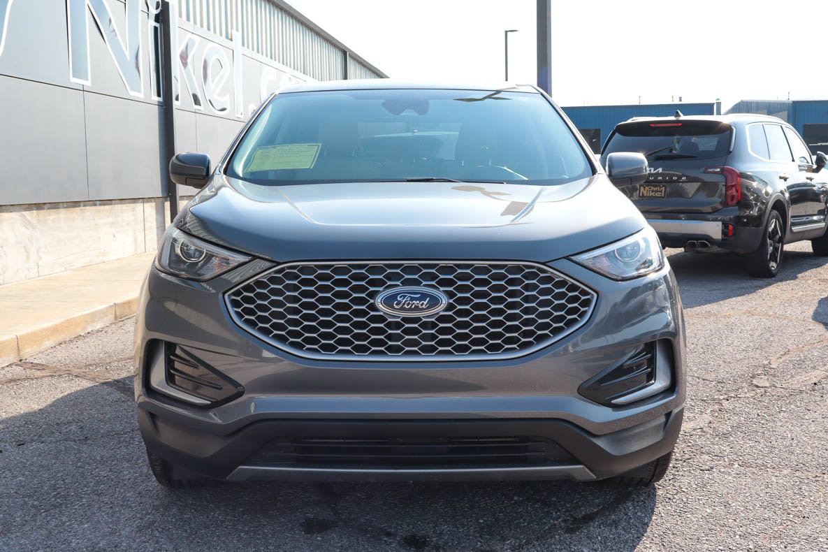 Used 2024 Ford Edge SEL AWD/4WD image 2