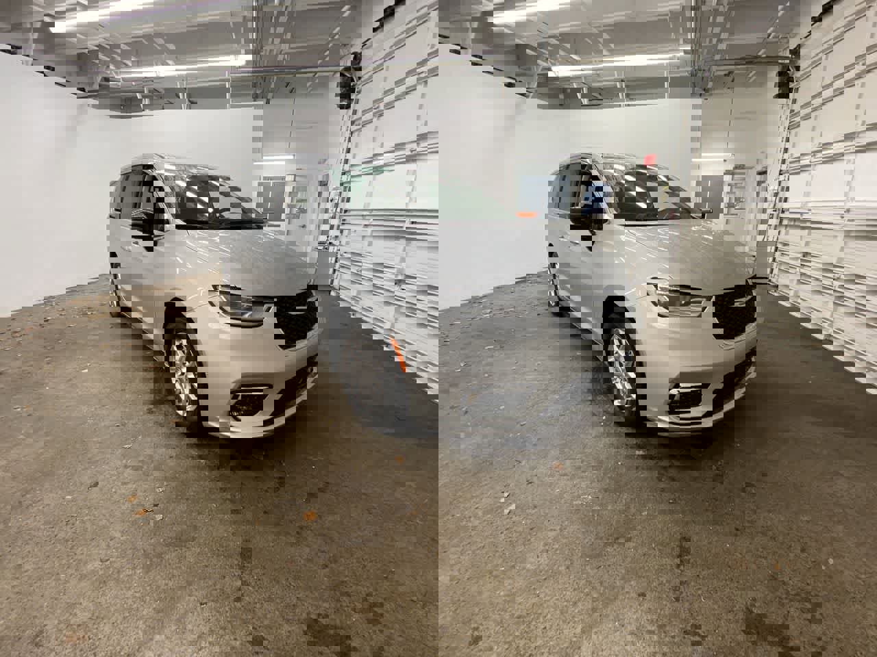 Used 2024 Chrysler Pacifica Touring-L image 8