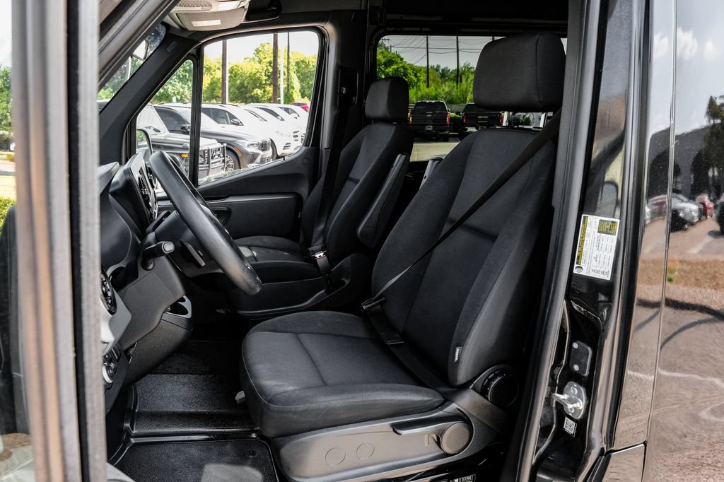 Used 2024 Mercedes-Benz Sprinter 2500 image 25