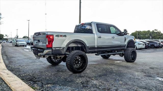 Used 2017 Ford F250 Lariat w/ Chrome Package image 7