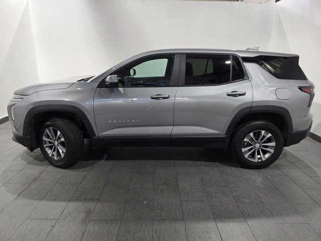 Used 2026 Chevrolet Equinox LT image 2