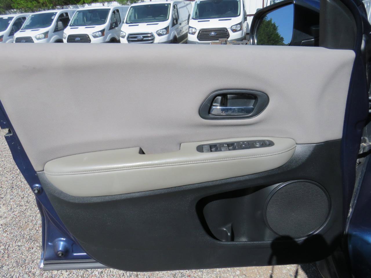 Used 2017 Honda HR-V LX image 31