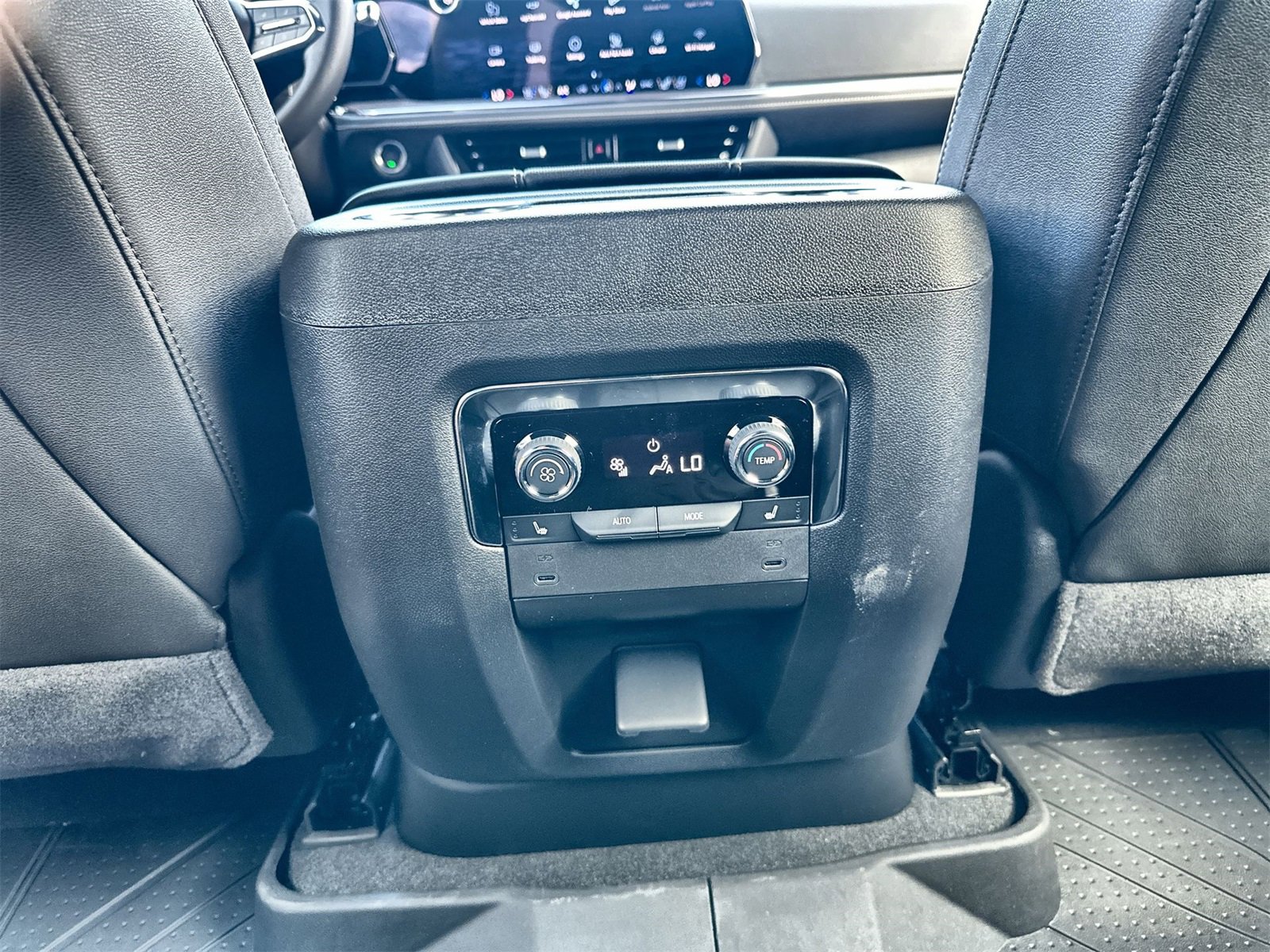 New 2026 Chevrolet Suburban Premier w/ Sun And Tow Package image 21