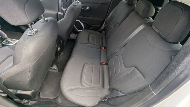 Used 2018 Jeep Renegade Latitude image 18