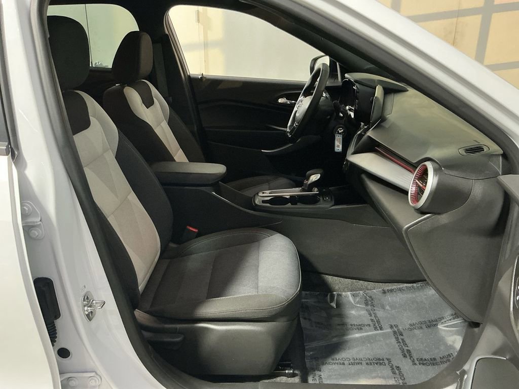 Used 2025 Chevrolet Trax RS w/ Driver Confidence Package image 33