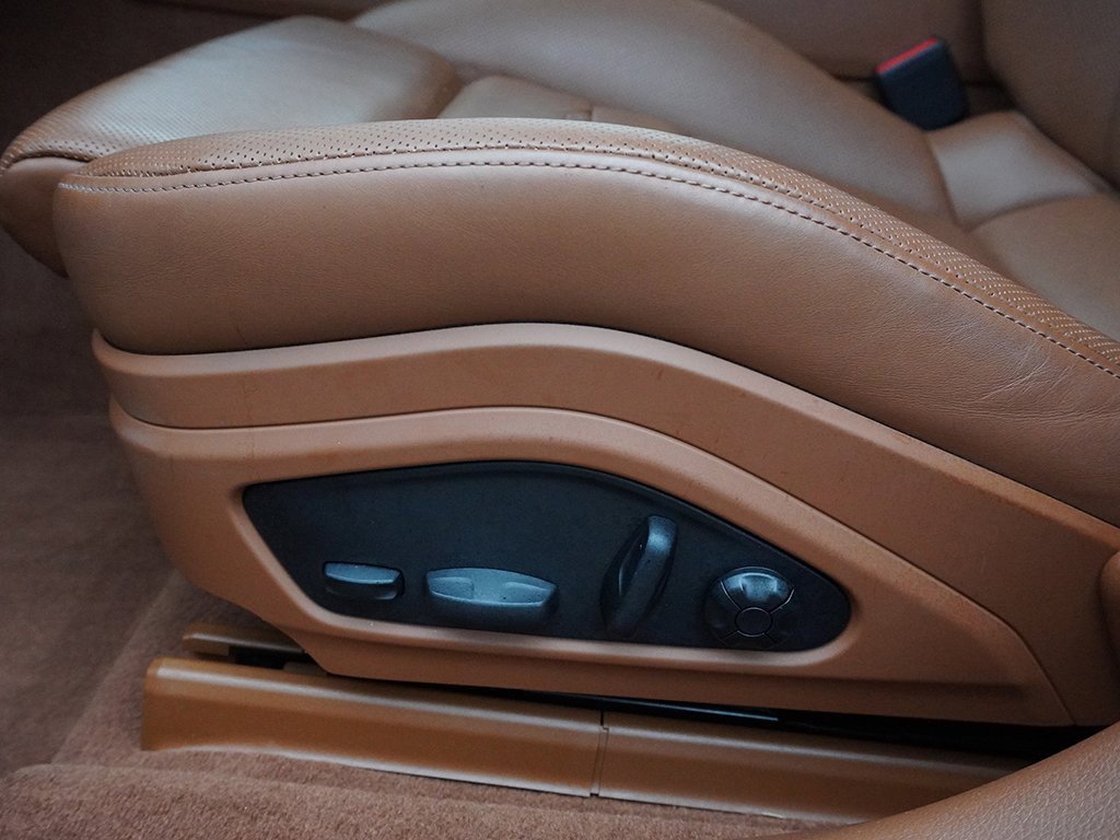 Used 2023 Porsche Panamera 4 Platinum Edition image 31