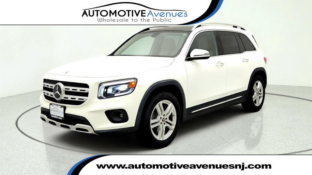 Used 2023 Mercedes-Benz GLB 250 4MATIC w/ Premium Package image 1