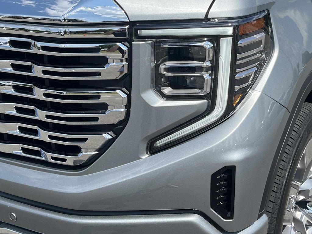 Used 2026 GMC Sierra 1500 Denali w/ Denali Reserve Package AWD/4WD image 9