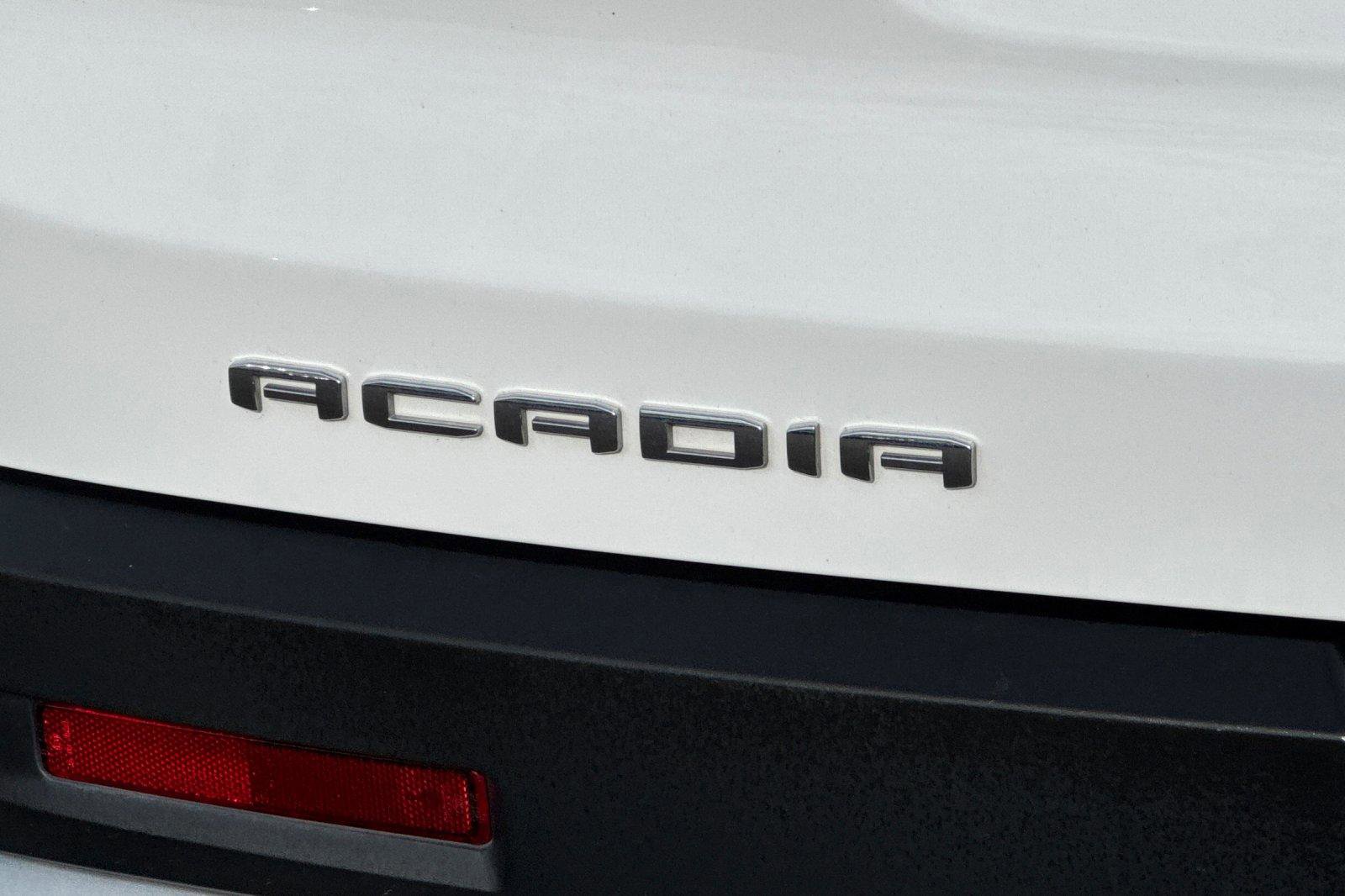 Used 2023 GMC Acadia SLT image 30