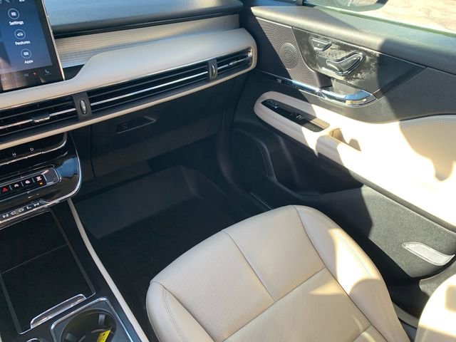 Used 2025 Lincoln Corsair AWD w/ Equipment Group 101A image 23