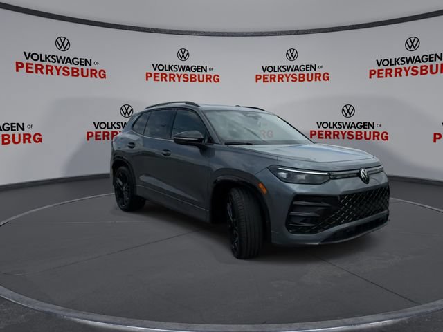 New 2026 Volkswagen Tiguan SE R-Line FWD image 2
