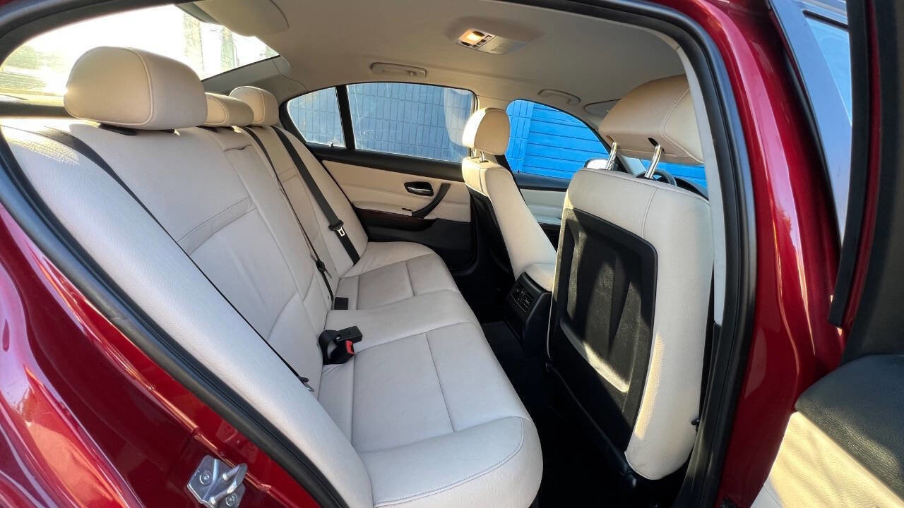 Used 2011 BMW 328i xDrive Sedan image 13