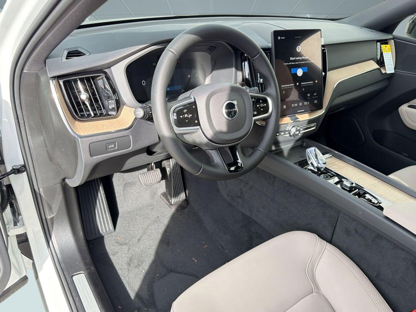 New 2026 Volvo XC60 B5 Plus w/ Protection Package Premier AWD/4WD image 4