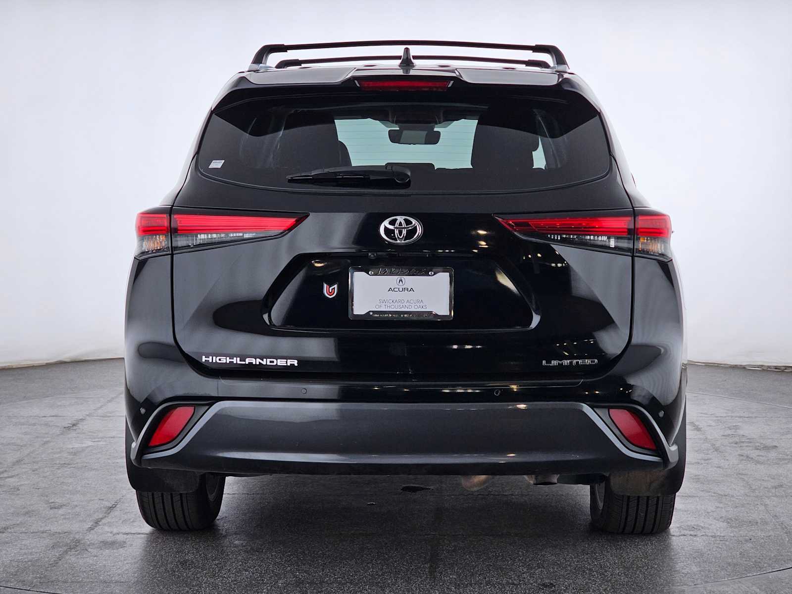 Used 2023 Toyota Highlander Limited FWD image 7