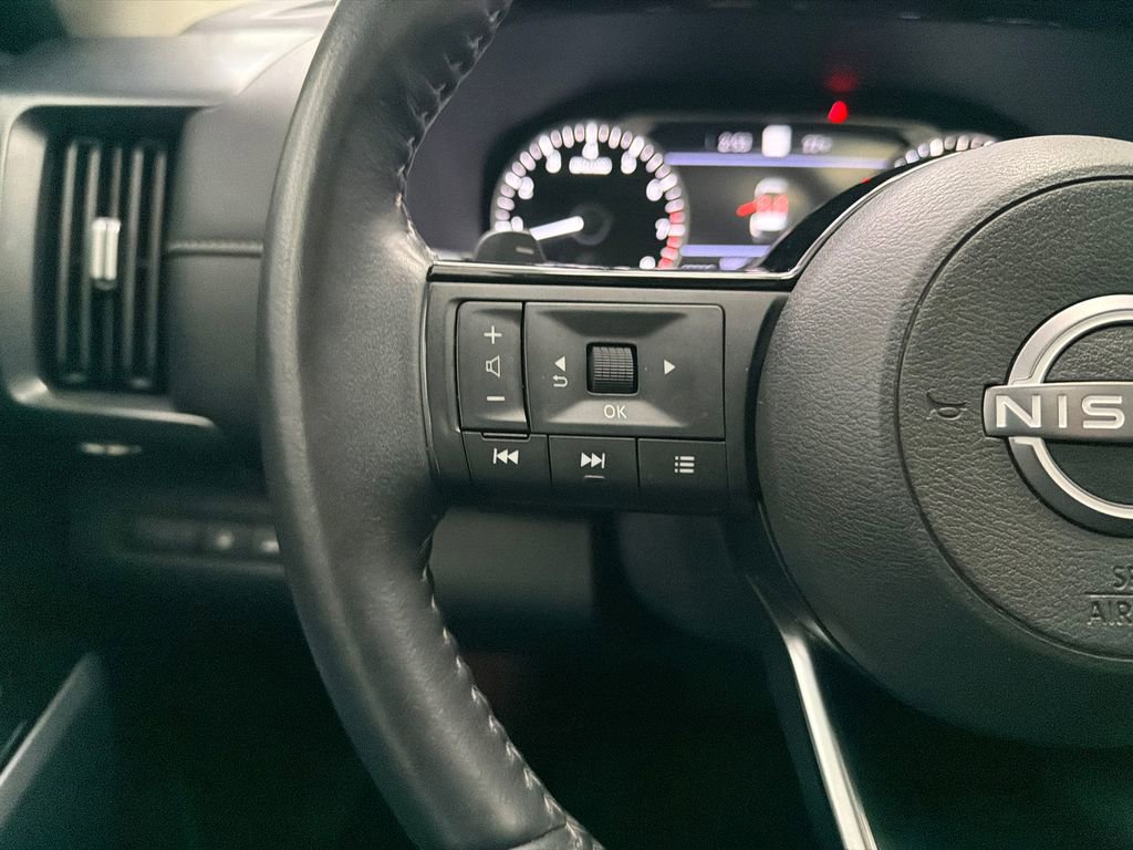 Used 2023 Nissan Pathfinder SL w/ SL Premium Package FWD image 27