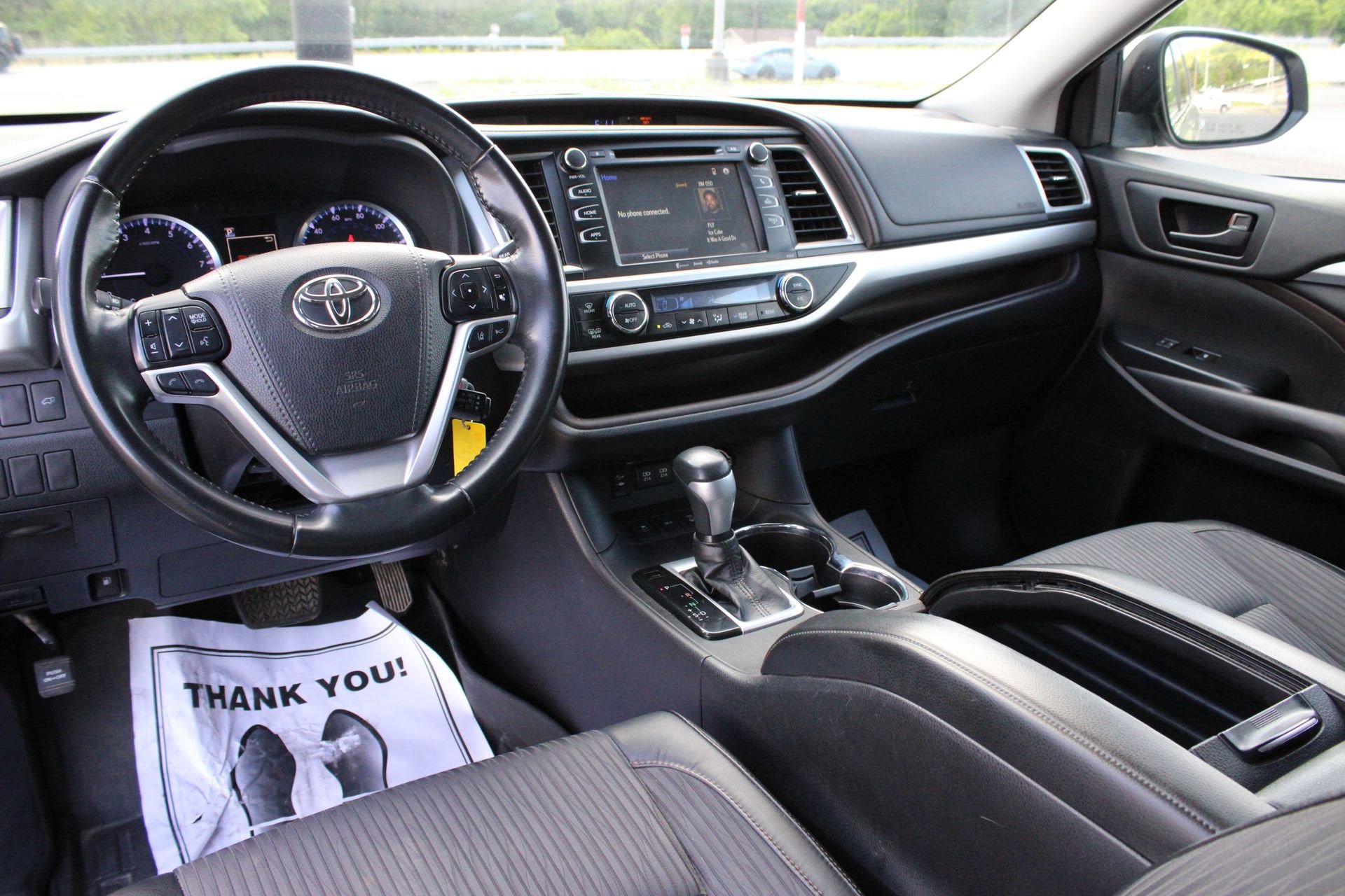 Used 2018 Toyota Highlander Plus w/ Carpet Mat Package (TMS) AWD/4WD image 20