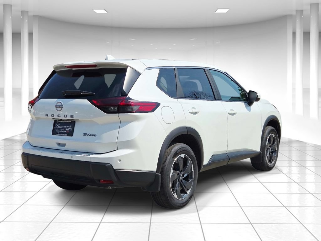 Used 2024 Nissan Rogue SV AWD/4WD image 3