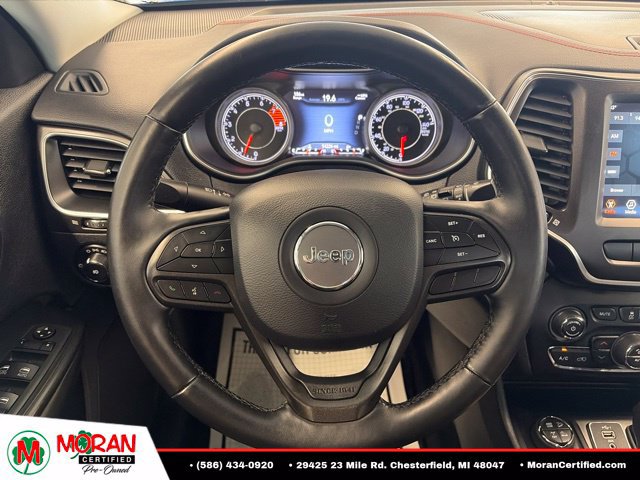 Used 2019 Jeep Cherokee Trailhawk w/ Cold Weather Group AWD/4WD image 18