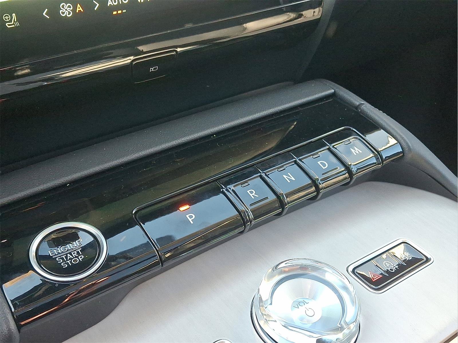 New 2025 Lincoln Navigator L Reserve AWD/4WD image 16
