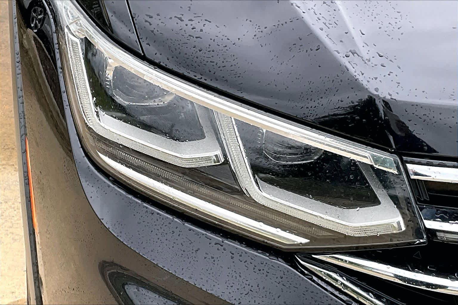 Used 2022 Volkswagen Tiguan SEL R-Line AWD/4WD image 28