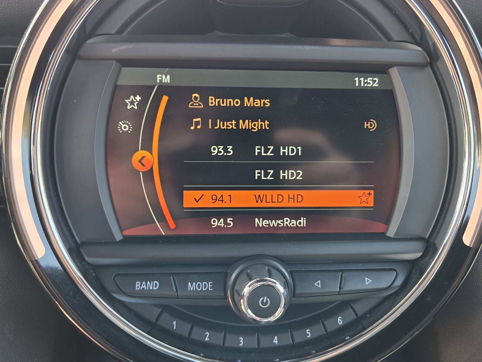 Used 2021 MINI Cooper Convertible image 23