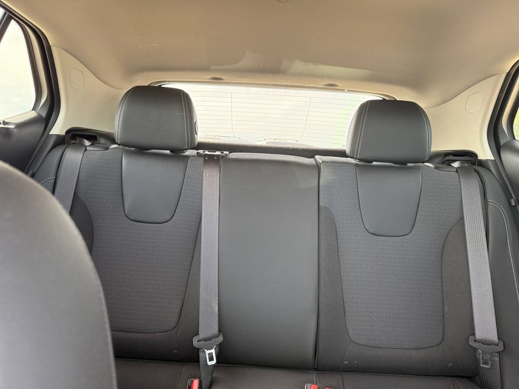 Used 2020 Buick Encore GX Preferred w/ Cold Weather Comfort Package AWD/4WD image 43